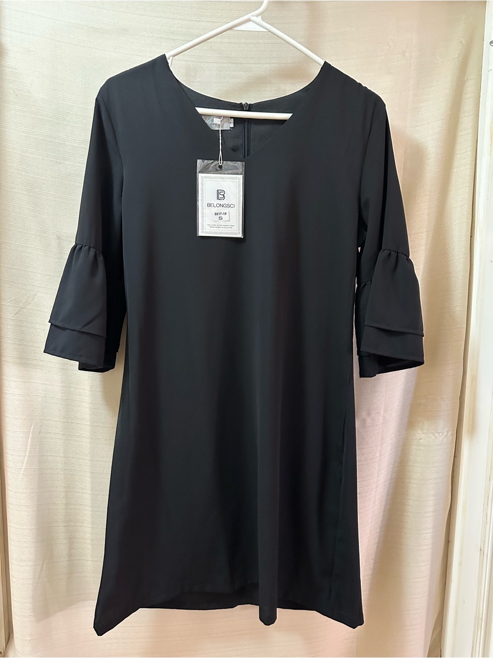 Belongsci Black Bell Sleeve Shift Dress Women’s Small V-Neck Career Party NWT
